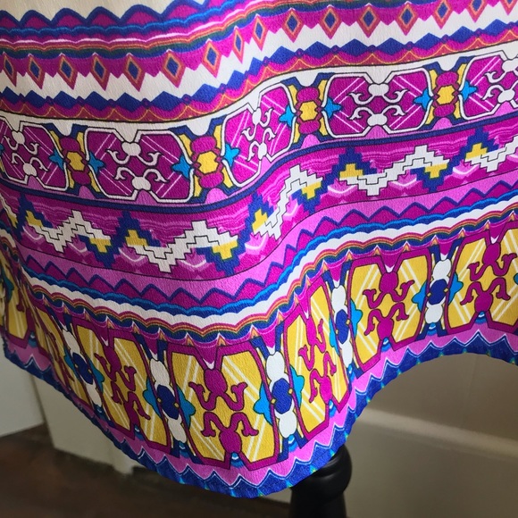 ALL $5 ITEMS ON SALE 3 for $12 Printed silk dress - Picture 5 of 5